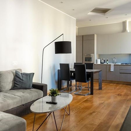 5 Min Duomo Luxury Home In Brera Design District Milano Exteriör bild