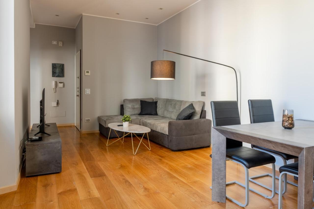 5 Min Duomo Luxury Home In Brera Design District Milano Exteriör bild