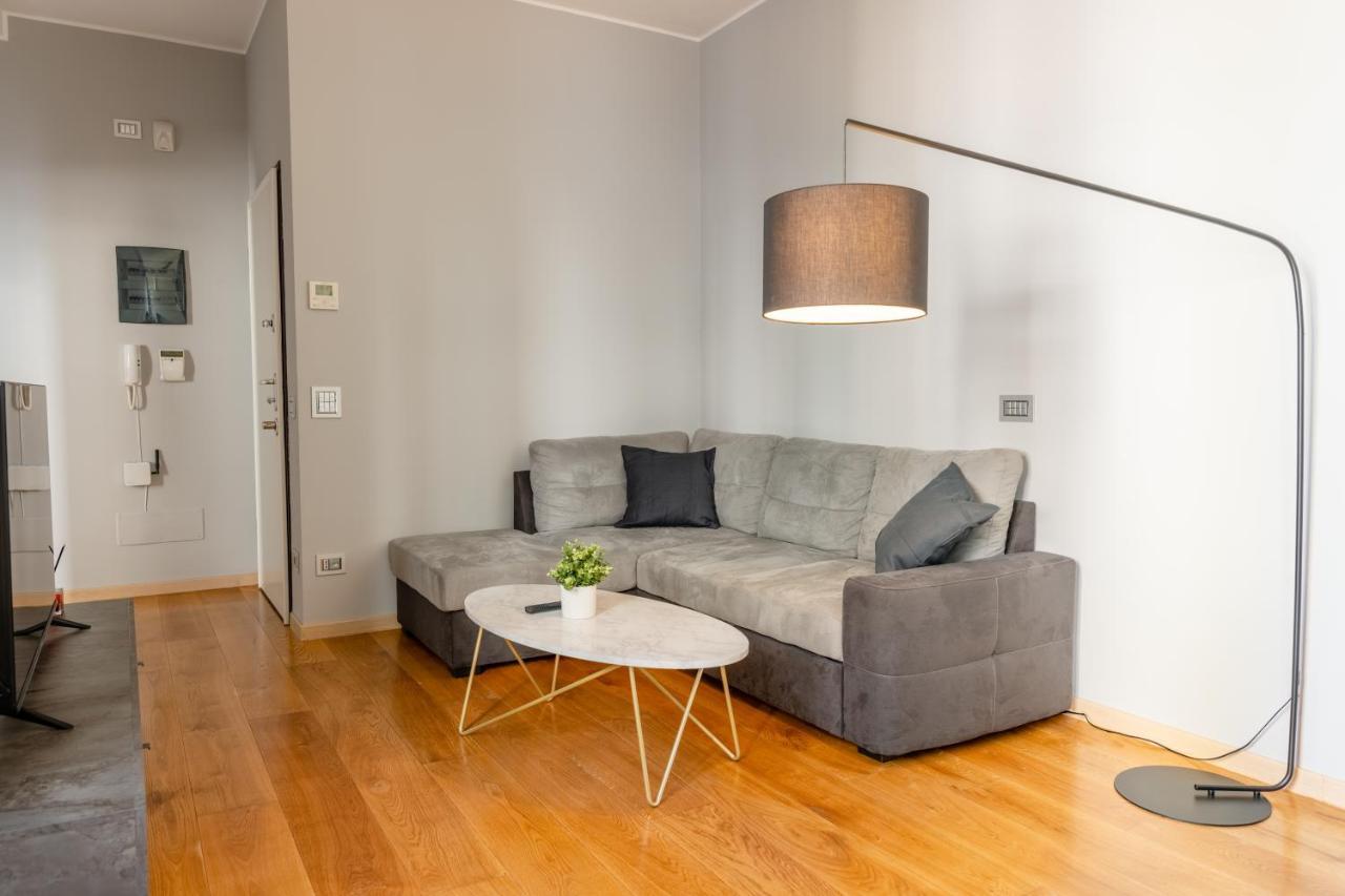 5 Min Duomo Luxury Home In Brera Design District Milano Exteriör bild